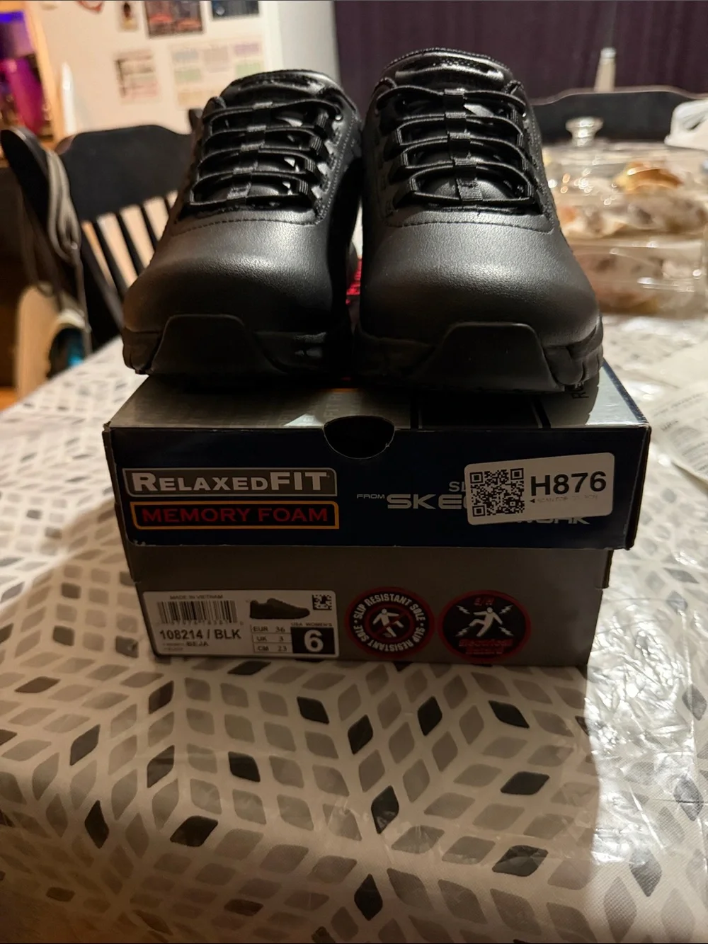 Skechers Men's Black Relaxed-Fit Athletic Lace-Up Shoe